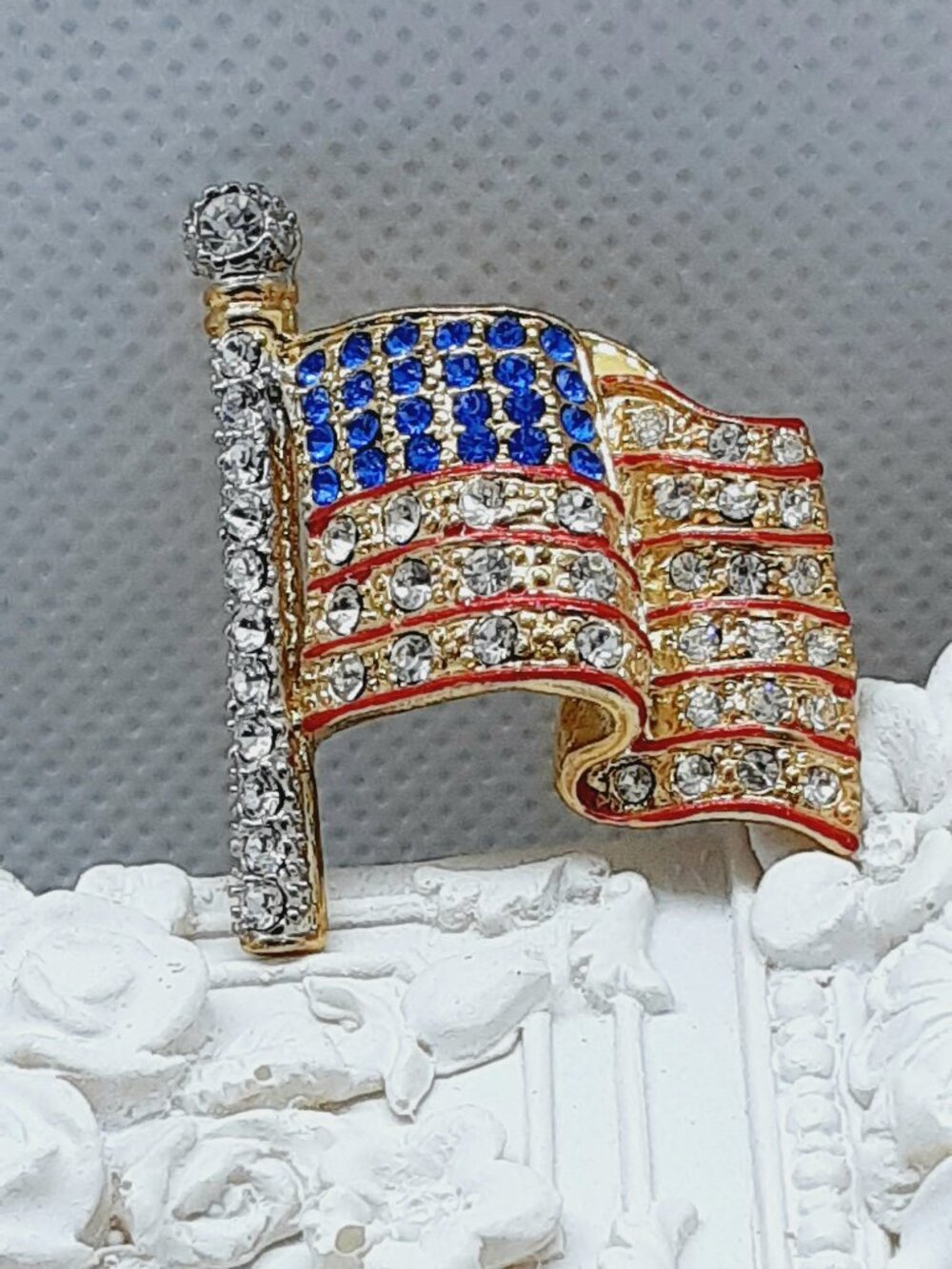 NEW American Flag Put'em Pin - Picture 5 of 6